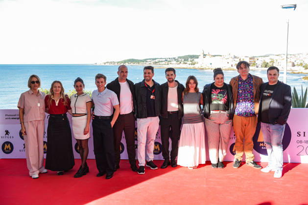 Photocall for the film *Apocalipsis Z: Nuevo Mundo* at the Sitges Film Festival. Director Carles Torrens and actors Carlos Alcaide (5d) and Júlia Martínez (4d) during the photocall for the film *Apocalipsis Z: Nuevo Mundo* at the Sitges Film Festival, on October 10, 2026, in Sitges, Barcelona, Catalonia, Spain. The film is the sequel to *Apocalipsis Z: The Beginning of the End*, and is based on the trilogy by Galician author Manel Loureiro. October 10, 2026, Sitges, Barcelona, Catalonia, Spain Copyright: xAlbertoxParedesx 7834525