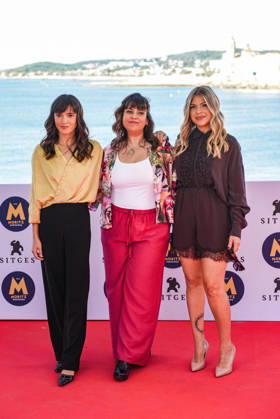 Photo call for the film *La mala madre* at the Sitges Film Festival Director Alicia Albares, and actresses Thaïs Blume and Marina Alegre during the photo call for the film *La mala madre* at the Sitges Film Festival, on October 10, 2026, in Sitges, Barcelona, Catalonia, Spain. The film begins when Victoria (Thaïs Blume) wakes up with no memories in an isolated house. A doctor and a woman who claims to be her mother take care of her and try to convince her that she ended up there after suffering an accident in which her daughter died. OCTOBER 10, 2026 Sitges, Barcelona, Catalonia Sitges, Barcelona, Catalonia, Spain Copyright: xAlbertoxParedesx 7834541