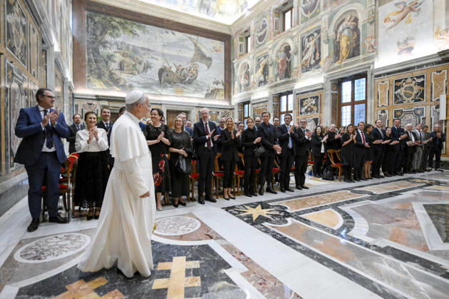 Pope Leo XIV Meets With Directors Of World’s Largest Museums - Vatican Pope Leo XIV meets with the directors of the largest art and culture museums around the world at the Vatican, on October 10, 2026. Speaking to members of the Bizot Group, which brings together directors of the world’s largest museums, Pope Leo stressed the importance of works of art as a means of ‘safeguarding a heritage that belongs to all humanity.’ Photo by (EV) Simone Risoluti Vatican Medial ABACAPRESS.COM Rome  Copyright: xABACAx