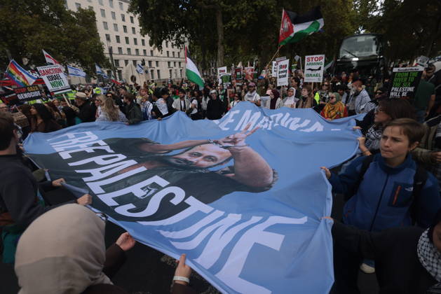 Image Licensed to Parsons Media. 10 10 2026. London, United Kingdom. Palestine Coalition Protest. Palestine Coalition protest march through London, with zionist counter protesters gathered outside New Scotland Yard.  Copyright: xMartynxWheatleyx xParsonsxMediax PAR-9243-0010
