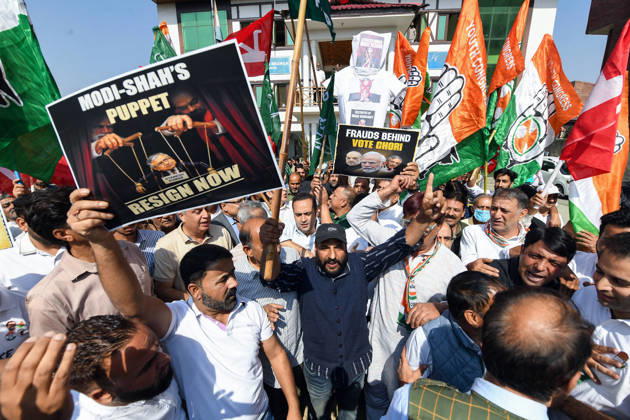 Protest erupts in Srinagar Srinagar, Oct 10 (ANI): INDIA bloc alliance party s workers and supporters hold placards during a protest against Chief Election Commissioner Gyanesh Kumar, in Srinagar on Saturday. Srinagar Jammu and Kashmir India Copyright: xANIx ANI_20261010119