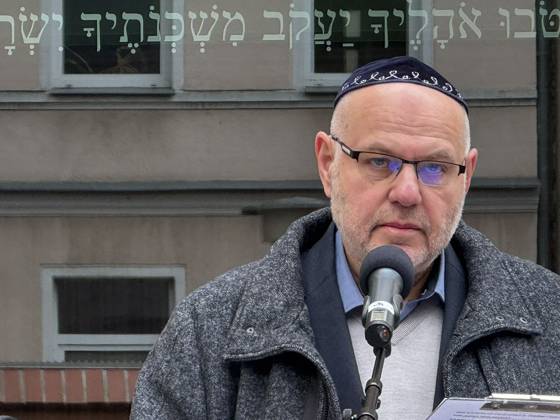 09.10.2026 Halle Saale Halle (Saale) Halle Saale Sachsen-Anhalt Ansicht Stadtansicht Sachsen Anhalt Ansicht Dem Landtagvizepräsidenten Hans-Thomas Tillschneider ( AfD ) wird der Zutritt zur Synagoge versperrt Es ist der siebte Jahrestag: Am 9. Oktober 2019 versuchte ein Attentäter, am höchsten jüdischen Feiertag Jom Kippur die hallesche Synagoge anzugreifen, und tötete zwei Menschen. Eine Menschenkette der Organisiert wurde sie von der Jüdischen Studierendenunion Deutschland verwehrte Tillschneider den Zugang foto : Der Vorsitzende der Jüdischen Gemeinde, Max Privorotzki ï¿½