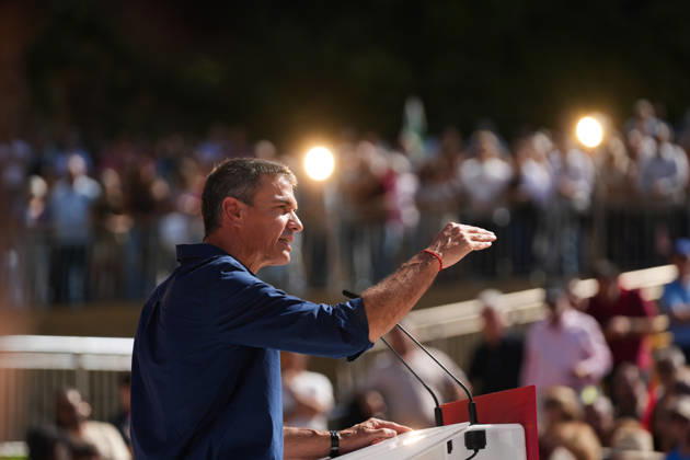Pedro Sánchez Participates in the First Pre-Campaign Event in Dos Hermanas, Seville. The Secretary-General of the PSOE and Prime Minister, Pedro Sánchez, attended the first pre-campaign event for the November 29 elections on October 10, 2026, in Dos Hermanas, Seville, Andalusia, Spain. The PSOE held its first pre-campaign event today for the general election on November 29 (29N), October 10, 2026. María José Ló, Dos Hermanas, Seville, Dos Hermanas, Seville, Spain Copyright: xMariaxJosà xLopezx 7834770
