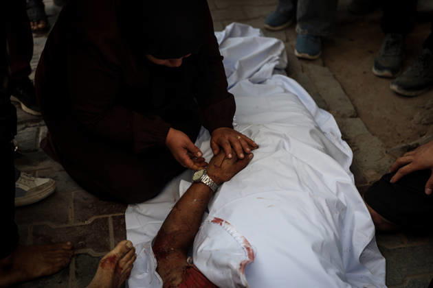 Israeli army continues attacks on Gaza despite ceasefire GAZA CITY, GAZA, PALESTINE - OCTOBER 10: Palestinians mourn after losing their loved ones in an Israeli attack on Gaza City, as Israeli army continues its attacks on the Gaza Strip despite the ceasefire, in Gaza City, Palestine, on October 10, 2026. The bodies of those killed in the attack were brought to Al-Shifa Hospital. Abdalhkem Abu Riash Anadolu Gaza City Gaza. Editorial use only. Please get in touch for any other usage.  Copyright: x2026xAnadoluxAbdalhkemxAbuxRiashx