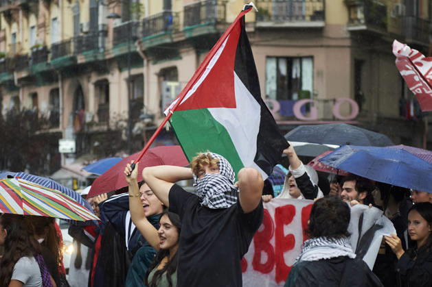 Pro-Palestine protests in Naples NAPLES, ITALY - OCTOBER 10: People take part in a protest during the Global Day of Action for Palestine in defence of the Palestinian people, to call for an arms embargo and sanctions against Israel in Naples, on October 10, 2026. Eliano Imperato Anadolu Naples Italy. Editorial use only. Please get in touch for any other usage.  Copyright: x2026xAnadoluxElianoxImperatox