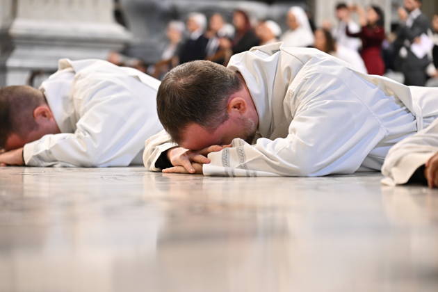 IPA89501720 - Italy, Rome, Vatican, October 10, 2026: Cardinal Baldo Reina celebrates a Mass for the ordination of deacons at St. John Lateran. Photograph by ALESSIA GIULIANI Catholic Press Photo  Copyright: xx xAlessiaxGiuliani Catholipressphox IPA89501720
