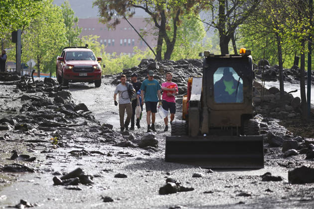 Santiago, October 10, 2026: Roadwork is underway following the flood that affected the Las Condes district. Dragomir Yankovic, Aton Chile, Santiago, Chile. Aton 1198321  Copyright: DRAGOMIRxYANKOVIC ATONxCHILE
