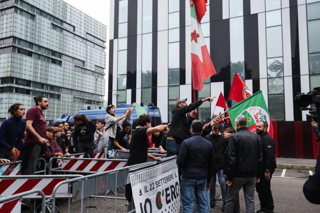 IPA89501865 - Milan: A rally organized by the Lega under the slogan A Safer Milan, Stop the Social Centers against the Lambretta Social Center on Via Rizzoli. In the photo: Protests during the demonstration  Copyright: xAlessandroxBremecx xx IPA89501865