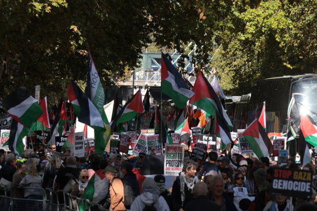 Image Licensed to Parsons Media. 10 10 2026. London, United Kingdom. Palestine Coalition Protest. Palestine Coalition protest march through London, with zionist counter protesters gathered outside New Scotland Yard.  Copyright: xMartynxWheatleyx xParsonsxMediax PAR-9243-0049