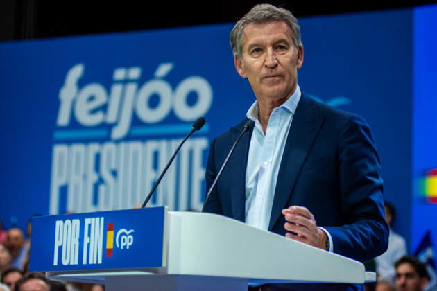 IPA89504681 - MADRID, SPAIN. OCTOBER 10, 2026. Alberto Nunez Feijoo, leader of the Spanish People™s Party (PP), attends the opening event of the pre-election campaign at IFEMA in Madrid, alongside Isabel Diaz Ayuso, president of the Community of Madrid, Josà Luis Martinez-Almeida, mayor of the capital, and former Spanish prime ministers and former PP leaders Josà Maria Aznar and Mariano Rajoy. The event marks the start of the party™s election campaign ahead of the general election scheduled for November 29, 2026. During the event, Feijoo presented the PP™s political platform, invoking the concept of national reconstruction and emphasizing the importance of transparency and the strengthening of public institutions. Copyright: xFrancescoxMilitelloxMirtox xFrancescoxMilitelloxMirtox IPA89504681