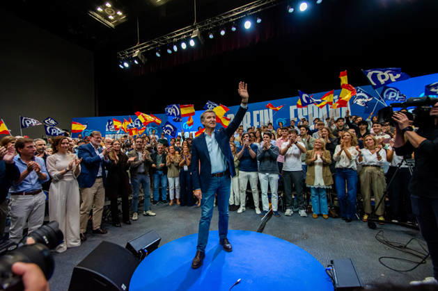 IPA89504694 - MADRID, SPAIN. OCTOBER 10, 2026. Alberto Nunez Feijoo, leader of the Spanish People™s Party (PP), attends the opening event of the pre-election campaign at IFEMA in Madrid, alongside Isabel Diaz Ayuso, president of the Community of Madrid, Josà Luis Martinez-Almeida, mayor of the capital, and former Spanish prime ministers and former PP leaders Josà Maria Aznar and Mariano Rajoy. The event marks the start of the party™s election campaign in preparation for the general election scheduled for November 29, 2026. During the event, Feijoo presented the PP™s political platform, invoking the concept of national reconstruction and emphasizing the importance of transparency and the strengthening of public instituti Copyright: xFrancescoxMilitelloxMirtox xFrancescoxMilitelloxMirtox IPA89504694