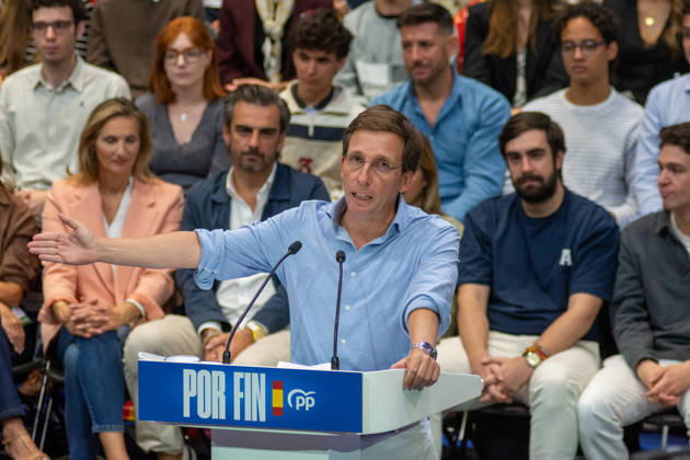 IPA89504619 - MADRID, SPAIN. OCTOBER 10, 2026. Josà Luis Martinez-Almeida, mayor of Madrid, speaks during the opening event of the Spanish People™s Party™s (PP) pre-election campaign at IFEMA in Madrid, alongside Alberto Nunez Feijoo, leader of the PP, Isabel Diaz Ayuso, president of the Community of Madrid, and former Spanish prime ministers and former PP leaders Josà Maria Aznar and Mariano Rajoy. The event marks the start of the party™s election campaign ahead of the general election scheduled for November 29, 2026. During the event, Feijoo presented the PP™s political platform, invoking the concept of national reconstruction and emphasizing the importance of transparency and the strengthening of public institution Copyright: xFrancescoxMilitelloxMirtox xFrancescoxMilitelloxMirtox IPA89504619