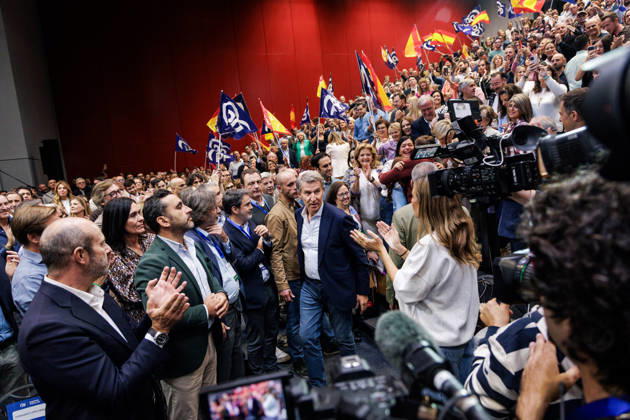 The PP Holds a Pre-Campaign Event at IFEMA Alberto Núnez Feijóo, president of the Popular Party (PP), during a pre-campaign event for the PP at IFEMA on October 10, 2026, in Madrid, Spain. The PP held its first pre-campaign event today for the general elections on November 29 (29N). Feijóo attended this event alongside the president of the Community of Madrid and the mayor of the capital. October 10, 2026. Carlos Lujá, Madrid, Madrid, Spain  Copyright: xCarlosxLujanx 7835145