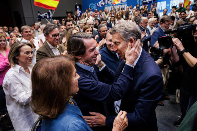 The PP Holds a Pre-Campaign Event at IFEMA I D Former Madrid Mayor Ana Botella, former Prime Minister José María Aznar, and the president of the Popular Party, Alberto Núnez Feijóo, during a pre-campaign event for the Popular Party (PP) at IFEMA on October 10, 2026, in Madrid, Spain. The PP held its first pre-campaign event today for the general elections on November 29 (29N). Feijóo attended this event alongside the president of the Community of Madrid and the mayor of the capital. October 10, 2026. Carlos Lujá, Madrid, Madrid, Spain Copyright: xCarlosxLujanx 7835177