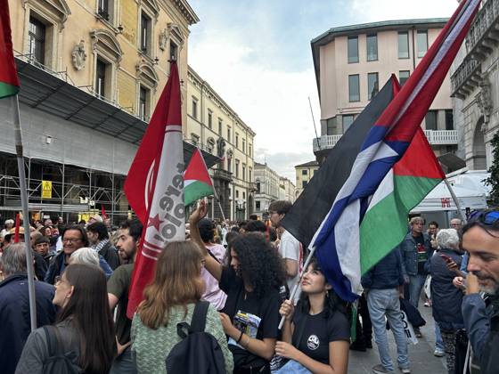 News - Pro-Palestine march in Padua Pro-Palestine march in Padua during Pro-Palestine march in Padua, News in Padua, Italy, October 10 2026 Padua Padua Italy Copyright: xAlessioxMarinix xLiveMediax LPN_2729381