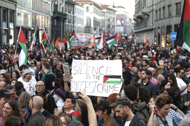 RECORD DATE NOT STATED IPA89509907 - Milan, National Day of Mobilization: The End of Genocide Is the End of Zionism, marking the third anniversary of the start of the conflict in Gaza  Copyright: xx xPoolxEmadecaxEnriquezx IPA89509907.jpeg