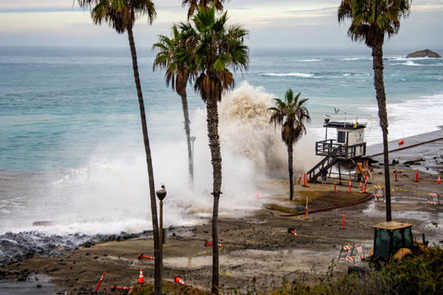 News Bilder des Tages October 10, 2026, Laguna Beach, California, USA: Aliso Beach in Laguna Beach, California, Sustains Erosion from Heavy Swells on October 10, 2026. Laguna Beach USA - ZUMAg219 20261010_znp_g219_005 Copyright: xJakexLeexGreenx