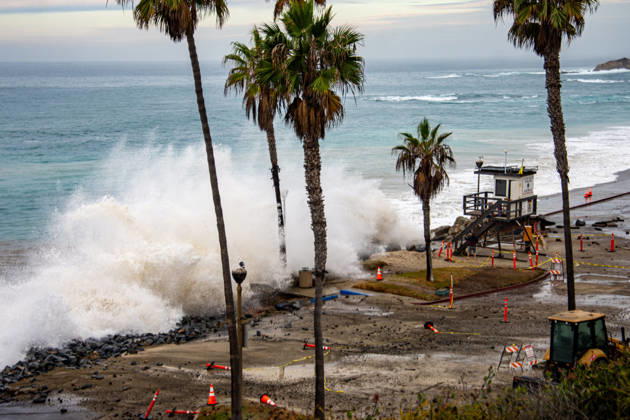 October 10, 2026, Laguna Beach, California, USA: Aliso Beach in Laguna Beach, California, Sustains Erosion from Heavy Swells on October 10, 2026. Laguna Beach USA - ZUMAg219 20261010_znp_g219_007 Copyright: xJakexLeexGreenx