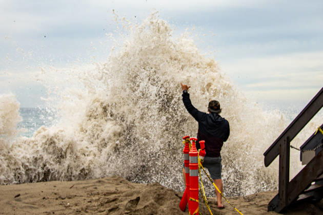October 10, 2026, Laguna Beach, California, USA: Aliso Beach in Laguna Beach, California, Sustains Erosion from Heavy Swells on October 10, 2026. Laguna Beach USA - ZUMAg219 20261010_znp_g219_008 Copyright: xJakexLeexGreenx