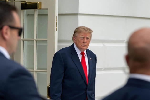 October 10, 2026, Washington, District Of Columbia, United States: President DONALD TRUMP walks across the South Lawn of the White House before departing aboard Marine One for Clarksville, Tennessee, where he is scheduled to attend a campaign rally in support of Republican candidates ahead of the November midterm elections. Washington United States  - ZUMAk206 20261010_znp_k206_007 Copyright: xMattxKaminskyx