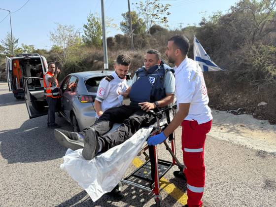 October 10, 2026, Ramallah: DEIR ABU MASHÃ¢â‚¬â ¢AL, PALESTINE Ã¢â‚¬ OCTOBER 10, 2026: Palestinian farmers came under attack by Israeli settlers and Israeli forces as they headed to harvest olives on their land in Deir Abu Mash al, northwest of Ramallah. The event marked the villageÃ¢â‚¬â ¢s first olive harvest gathering of the new season. The Palestine Red Crescent Society reported that its teams treated nine people injured during the incident. The injuries included one caused by live ammunition to the thigh, two caused by rubber-coated metal bullets, and six resulting from physical assault. One of those struck by a rubber-coated metal bullet was photojournalist Issam Al-Rimawi. The incident occurred during the annual olive harvest, a v - ZUMAq101 20261010_zna_q101_080 Copyright: xSalmanxMohsenxAlkhatibx