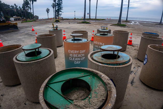 October 10, 2026, Laguna Beach, California, USA: Aliso Beach in Laguna Beach, California, Sustains Erosion from Heavy Swells on October 10, 2026. Laguna Beach USA - ZUMAg219 20261010_znp_g219_014 Copyright: xJakexLeexGreenx