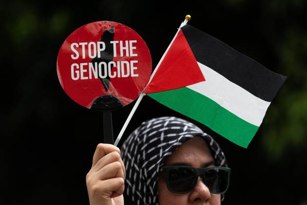 Pro-Palestine protesters gather outside Israeli Embassy in Bangkok BANGKOK, THAILAND OCTOBER 10, 2026: Pro-Palestine protesters and activists gather outside the Israeli Embassy in Bangkok to demand a permanent ceasefire in Gaza and express solidarity with the Palestinian people. The demonstration highlights calls for an end to hostilities in Gaza and continued international attention to the humanitarian situation affecting Palestinians. Protesters gathered outside the diplomatic mission to voice their demands and show support for Palestinians amid the ongoing conflict. The demonstration forms part of international solidarity actions calling for a ceasefire and greater protection for civilians in Gaza. Bangkok Thailand Copyright: x xPeeraponxBoonyakiatx xJNAxPressx