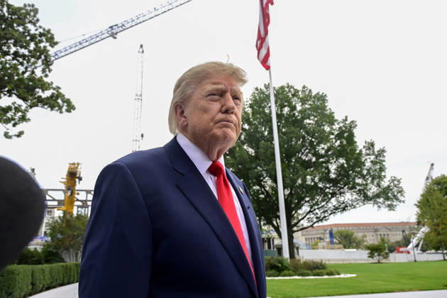 DC: Trump Departs for Clarksville, TN United States President Donald J Trump speaks to the media prior to departing the South Lawn of the White House in Washington, DC, USA, en route Clarksville, Tennessee on Saturday, October 10, 2026. The President will participate in a campaign rally for Tennessee Republican candidates on the ballot in November. Credit: Ron Sachs Pool via CNP Washington District of Columbia United States  Copyright: xPool ABACAx