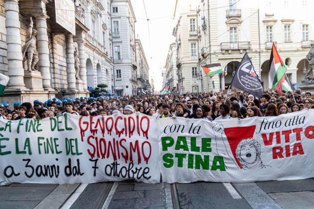 October 10, 2026, Turin, Piedmont, Italy: Thousands of people took part in the demonstration in support of Palestine, Ã¢â‚¬ËœThe end of genocide is the end of ZionismÃ¢â‚¬â ¢, held in Turin on 10 October 2026. Although the demonstration was authorized, tension arose at the start when police tried to prevent the protestors from entering in Castello Square, without success. The demonstration then proceeded without any incident. Turin Italy - ZUMAs377 20261010_znp_s377_031 Copyright: xPietroxStariccox