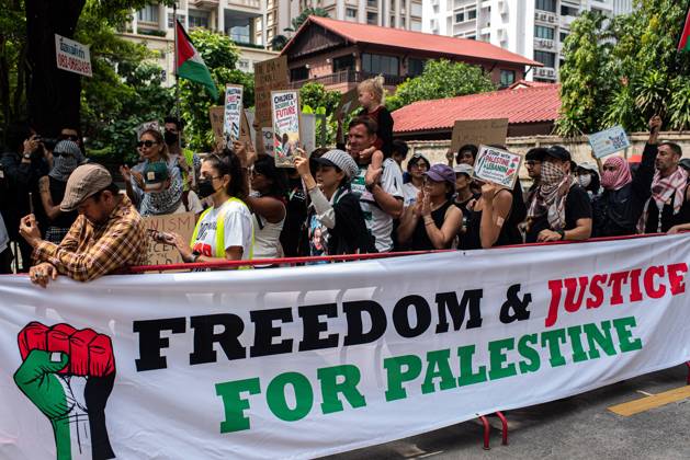 October 10, 2026, Bangkok, Thailand: BANGKOK, THAILAND Ã¢â‚¬ OCTOBER 10, 2026: Pro-Palestine protesters and activists gather outside the Israeli Embassy in Bangkok to demand a permanent ceasefire in Gaza and express solidarity with the Palestinian people. The demonstration highlights calls for an end to hostilities in Gaza and continued international attention to the humanitarian situation affecting Palestinians. Protesters gathered outside the diplomatic mission to voice their demands and show support for Palestinians amid the ongoing conflict. The demonstration forms part of international solidarity actions calling for a ceasefire and greater protection for civilians in Gaza. Bangkok Thailand  - ZUMAq101 20261010_zna_q101_153 Copyright: xPeeraponxBoonyakiatx