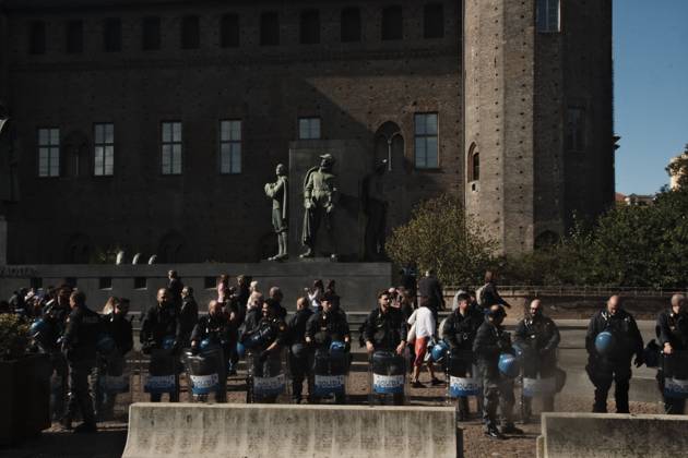 October 10, 2026, Turin, IT: TURIN, ITALY, OCTOBER 10, 2026: Thousands of pro-Palestinian demonstrators march through Turin during a protest organized by the Torino per Gaza coalition. Tensions erupted near Piazza Castello when police blocked access to the square, leading to clashes between demonstrators and riot police before some protesters were allowed to enter. Participants carried Palestinian flags and displayed effigies of Israeli Prime Minister Benjamin Netanyahu and US President Donald Trump as they marched through the city in support of Palestine. Turin IT - ZUMAq101 20261010_zna_q101_286 Copyright: xJulianxNelajx