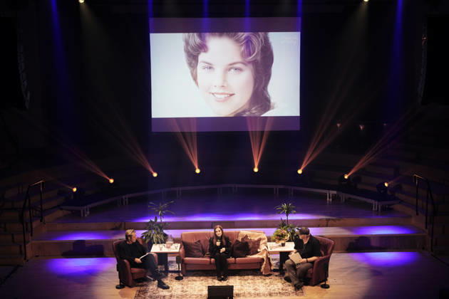 GOTHENBURG, SWEDEN 20261010 Priscilla Presley hosts her talk show *An Evening with Priscilla Presley* at Haga Concert Hall, GOTHENBURG, SWEDEN x9200x  Copyright: xBjörnxLarssonxRosvall TTx PRISCILLA PRESLEY I GÖTEBORG zSaWYjo3FpU