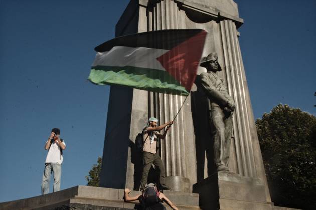 October 10, 2026, Turin, IT: TURIN, ITALY, OCTOBER 10, 2026: Thousands of pro-Palestinian demonstrators march through Turin during a protest organized by the Torino per Gaza coalition. Tensions erupted near Piazza Castello when police blocked access to the square, leading to clashes between demonstrators and riot police before some protesters were allowed to enter. Participants carried Palestinian flags and displayed effigies of Israeli Prime Minister Benjamin Netanyahu and US President Donald Trump as they marched through the city in support of Palestine. Turin IT  - ZUMAq101 20261010_zna_q101_255 Copyright: xJulianxNelajx