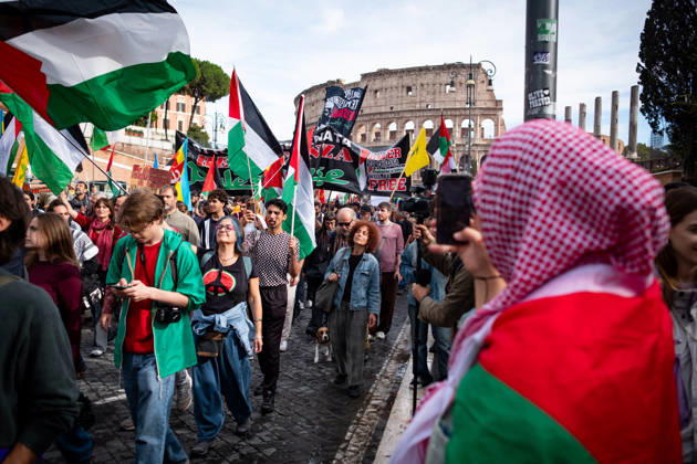 October 10, 2026, Rome, Rm, Italy: Thousands of people take to the streets of the capital to march in solidarity with Gaza and the Palestinians, and to call for the unblocking of humanitarian aid entering the Strip. Rome Italy - ZUMAg256 20261010_znp_g256_005 Copyright: xMarcoxDixGianvitox