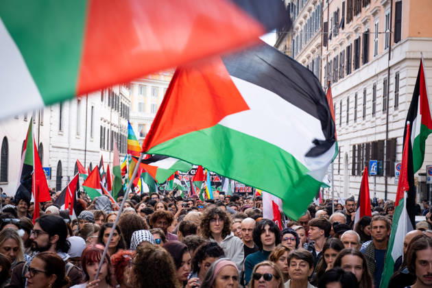 October 10, 2026, Rome, Rm, Italy: Thousands of people take to the streets of the capital to march in solidarity with Gaza and the Palestinians, and to call for the unblocking of humanitarian aid entering the Strip. Rome Italy  - ZUMAg256 20261010_znp_g256_001 Copyright: xMarcoxDixGianvitox