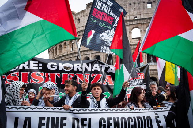 October 10, 2026, Rome, Rm, Italy: Thousands of people take to the streets of the capital to march in solidarity with Gaza and the Palestinians, and to call for the unblocking of humanitarian aid entering the Strip. Rome Italy  - ZUMAg256 20261010_znp_g256_007 Copyright: xMarcoxDixGianvitox