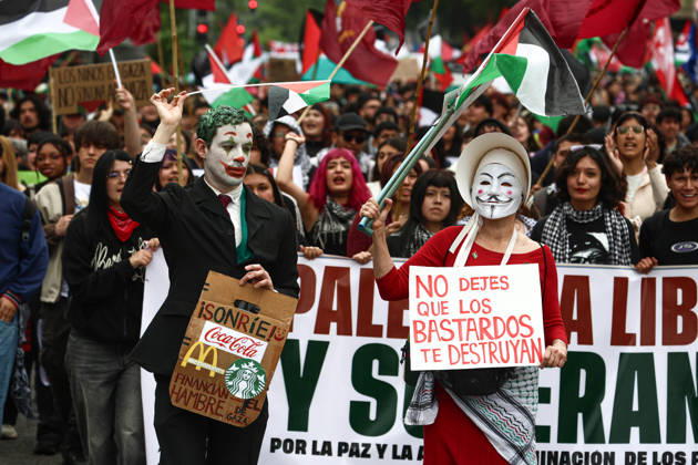 Thousands march in Santiago for Global Day of Action for Palestine SANTIAGO, CHILE - OCTOBER 10: Thousands of people take part in a demonstration organized by the Palestinian community in Chile as part of the Global Day of Action for Palestine, in Santiago, Chile, on October 10, 2026. Lucas Aguayo Araos Anadolu Santiago Chile. Editorial use only. Please get in touch for any other usage.  Copyright: x2026xAnadoluxLucasxAguayoxAraosx