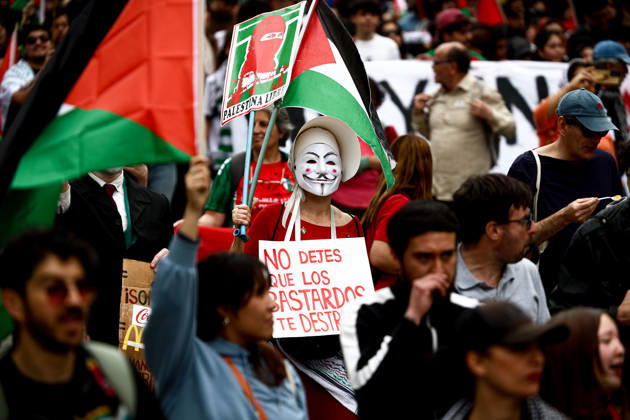 Thousands march in Santiago for Global Day of Action for Palestine SANTIAGO, CHILE - OCTOBER 10: Thousands of people take part in a demonstration organized by the Palestinian community in Chile as part of the Global Day of Action for Palestine, in Santiago, Chile, on October 10, 2026. Lucas Aguayo Araos Anadolu Santiago Chile. Editorial use only. Please get in touch for any other usage.  Copyright: x2026xAnadoluxLucasxAguayoxAraosx