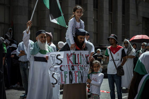 Pro-Palestine Global Mass March in Cape Town People attend a Pro-Palestine Global Mass march in Cape Town, South Africa, 10 October 2026. Thousands of people marched through central Cape Town as part of a coordinated Global Day of Action for Palestine. More than 200 organisations mobilised demonstrations across at least 60 countries and 250 locations, marking three years since the start of Israels military campaign in Gaza. Cape Town was the centre of the African leg, with 32 actions across 10 countries. Cape Town South Africa  Copyright: xMatrixxImagesx xLeighxGroenemeyex