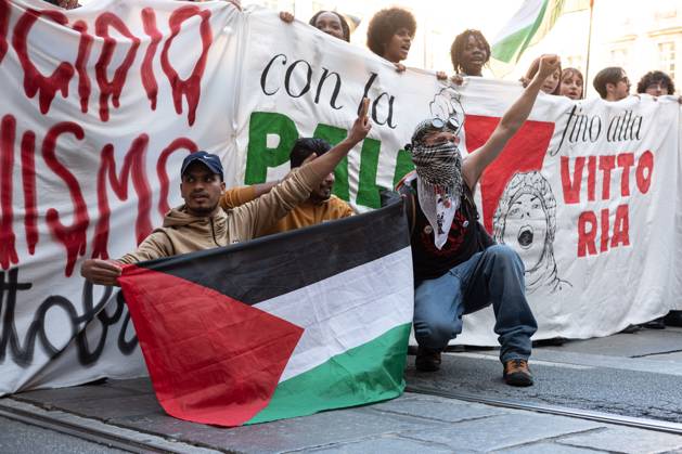 October 10, 2026, Turin, Italy: TURIN, ITALY, OCTOBER 10, 2026: Thousands of demonstrators march through the streets of Turin during a regional protest in solidarity with Palestine. Participants from across the Piedmont region gathered for the demonstration organized by Torino per Gaza, waving Palestinian flags and carrying banners as they marched through the city center. The procession passed through several neighborhoods, including Barriera di Milano, before returning toward central Turin. Italian news agency ANSA estimated attendance at around 8,000, while organizers claimed 20,000 participants. Turin Italy - ZUMAq101 20261010_zna_q101_362 Copyright: xCamillaxBaronettox