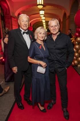 ABB HOPEGALA- Eduard Geyer, und Frau Angelika und Dirk Michaelis zu Gast auf dem roten Teppich bei der Hope Gala 2026 im Schauspielhaus Dresden am 10.10.2026 in Dresden Sachsen Deutschland