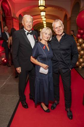 ABB HOPEGALA- Eduard Geyer, und Frau Angelika und Dirk Michaelis zu Gast auf dem roten Teppich bei der Hope Gala 2026 im Schauspielhaus Dresden am 10.10.2026 in Dresden Sachsen Deutschland