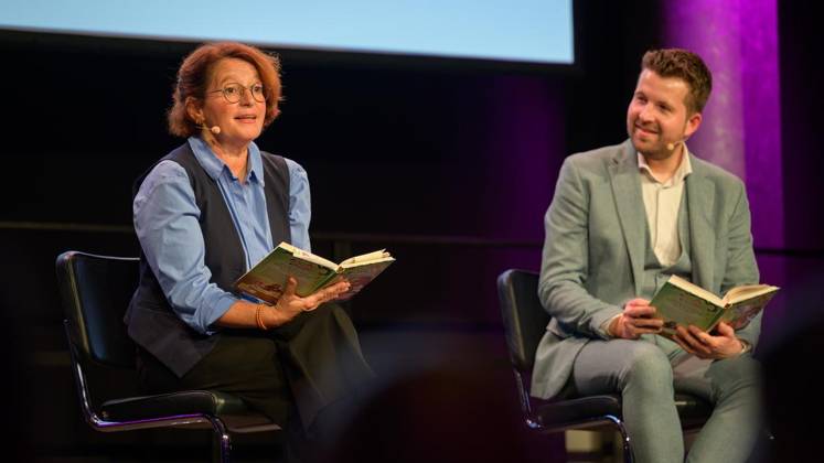 Essen: Margit Auer und die Schule der magischen Tiere bei der Lit.Ruhr ** NUR FÜR REDAKTIONELLE ZWECKE ** EDITORIAL USE ONLY **<p>Margit Auer und Moderator Tim Gailus am Samstag, den 10. Oktober 2026, bei der Lit.Ruhr auf Zeche Zollverein in Essen-Katernberg. Deutschland NRW Essen Copyright: UwexErnst