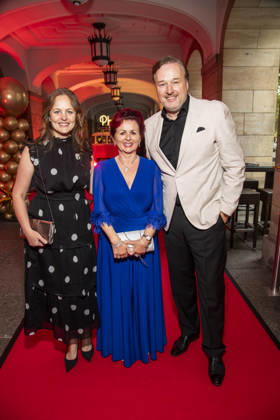 ABB HOPEGALA- Lidija Grossmann, Viola Klein und Stephan Grossmann zu Gast auf dem roten Teppich bei der Hope Gala 2026 im Schauspielhaus Dresden am 10.10.2026 in Dresden Sachsen Deutschland