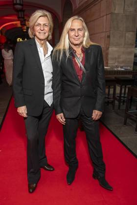 ABB HOPEGALA- Ruediger Ritchie Barton und Uwe Hassbecker zu Gast auf dem roten Teppich bei der Hope Gala 2026 im Schauspielhaus Dresden am 10.10.2026 in Dresden Sachsen Deutschland