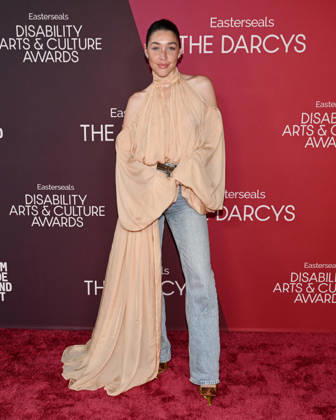 October 10, 2026, Santa Monica, California, USA: American actress, writer, and producer HANNA STEIN attends the inaugural Easterseals Disability Arts & Culture Awards DARCYS Awards red carpet. Santa Monica USA  - ZUMAb173 20261010_aap_b173_004 Copyright: xBillyxBennightx