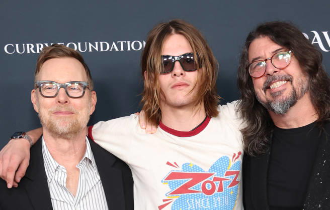 Soundstage Of Hope Gala - LA Nate Mendel, Shane Hawkins, Dave Grohl. At The Soundstage Of Hope Gala held at Chaplin Recording Studios in Los Angeles, CA. 01 October 2026 Photo Credit: ABACA PRESS-Fafou Los Angeles CA United States  Copyright: xFatixSadou ABACAPRESS.COMx