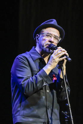 ABB HOPEGALA- Jan Josef Liefers Auftritt Singen Buehne bei der Hope Gala 2026 im Schauspielhaus Dresden am 10.10.2026 in Dresden Sachsen Deutschland