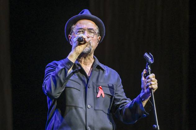 ABB HOPEGALA- Jan Josef Liefers Auftritt Singen Buehne bei der Hope Gala 2026 im Schauspielhaus Dresden am 10.10.2026 in Dresden Sachsen Deutschland