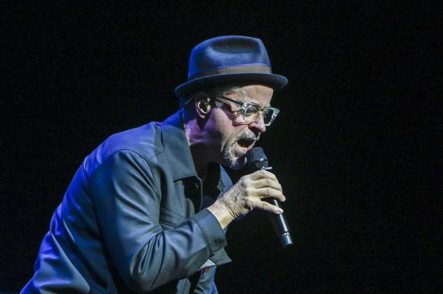 ABB HOPEGALA- Jan Josef Liefers Auftritt Singen Buehne bei der Hope Gala 2026 im Schauspielhaus Dresden am 10.10.2026 in Dresden Sachsen Deutschland